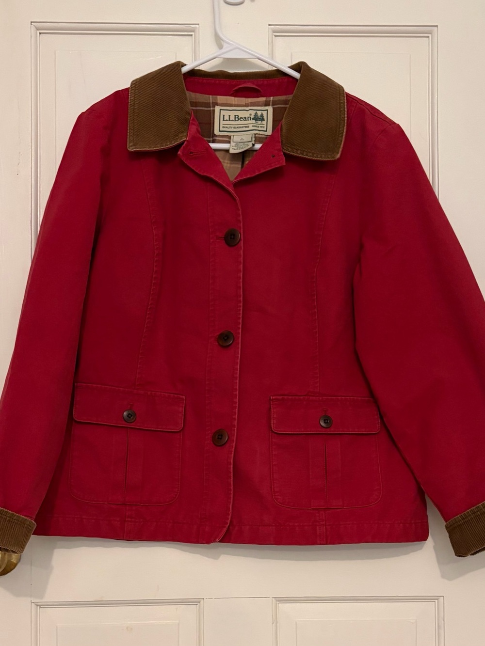 LL Bean Large Pet. VTG. red canvas barn jacket w/ brown corduroy trim Like New.